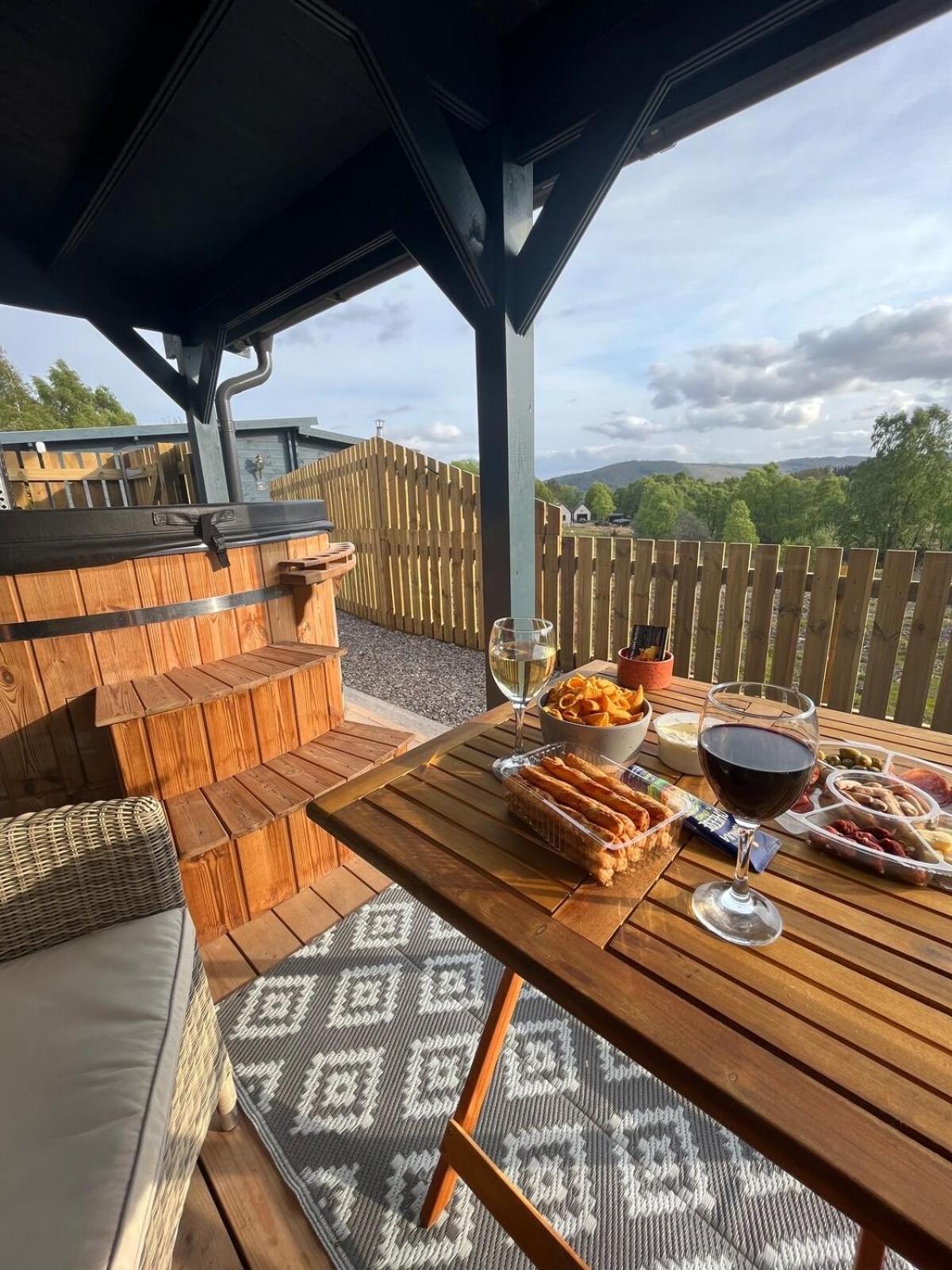 Retreat Hot Tub Highland Cabin Inverness Exterior foto